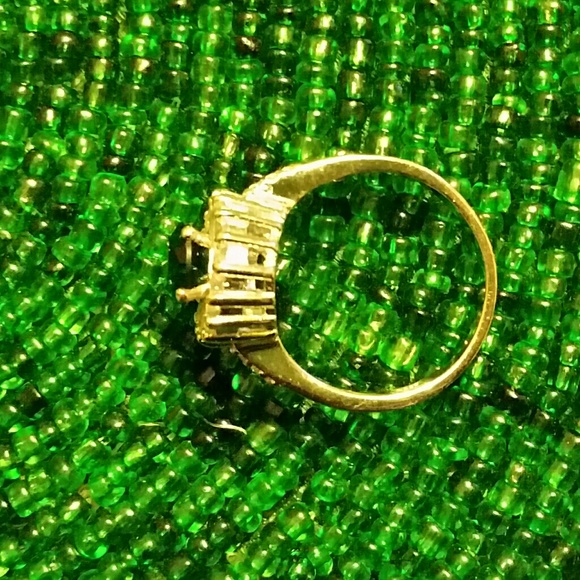 .925 Silver Oval Green Quartz & White Topaz Ring - Picture 5 of 7